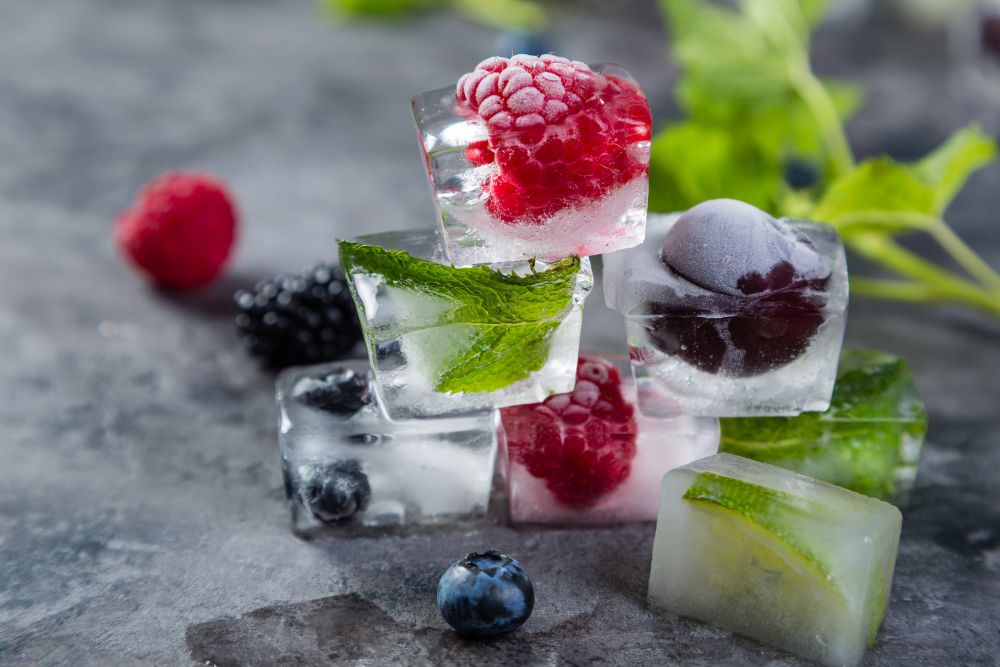 Read more about the article 10 Medicinal Ice Cube Recipes to Help You Lose Weight