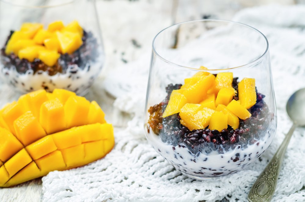 Read more about the article Coconut Black Rice Pudding with Mango
