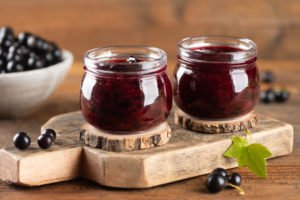 picture of black currants and jam