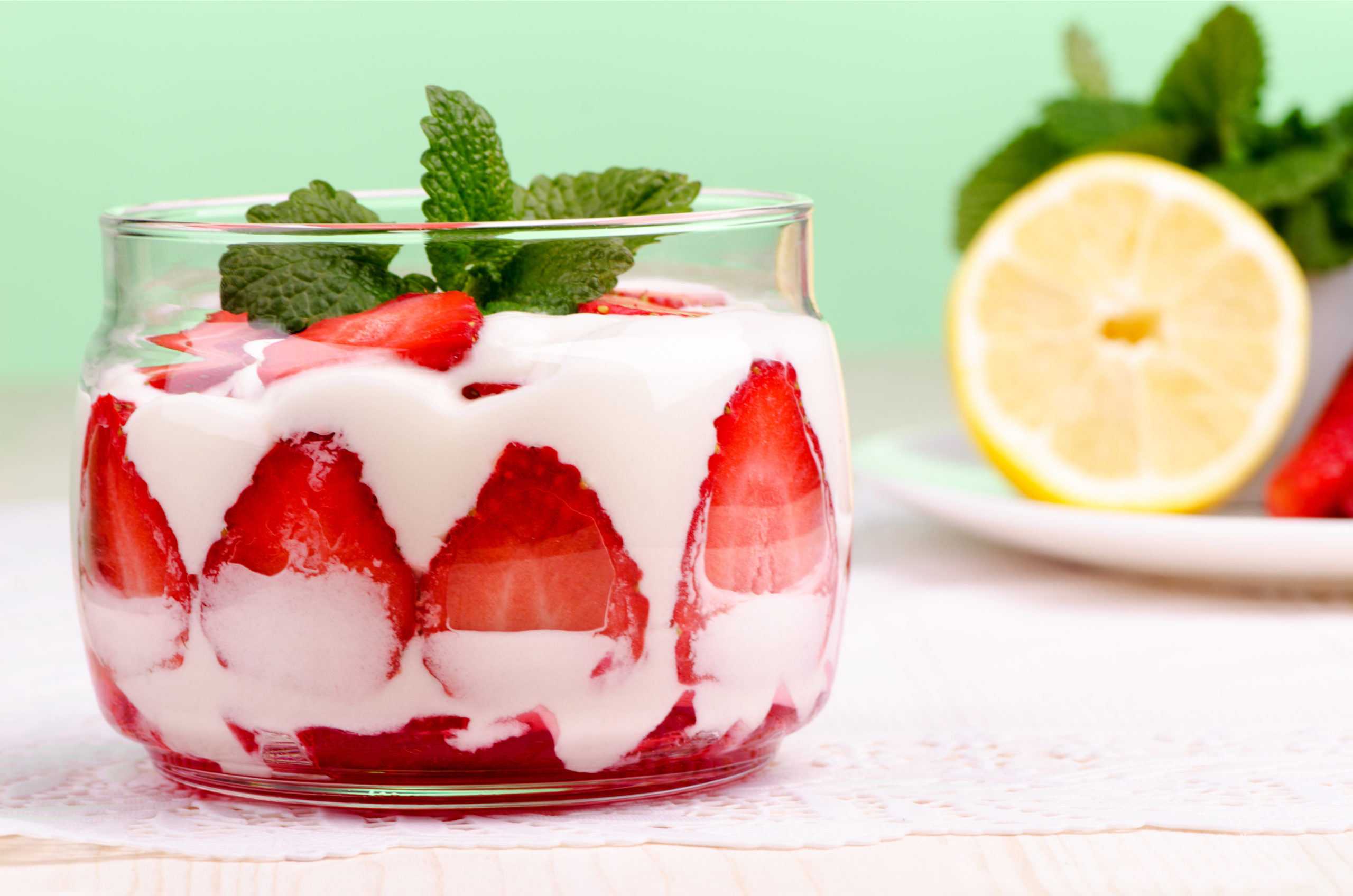 Read more about the article Jasmine Skyr with Strawberries
