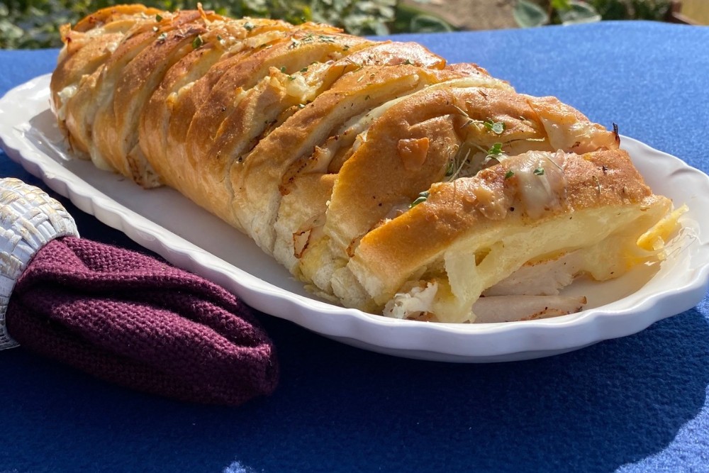Read more about the article Turkey Swiss Pull-Apart Sandwich