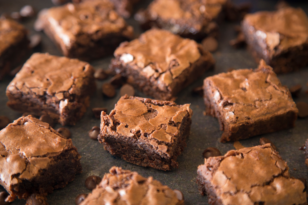 Read more about the article Gooey Almond Brownies