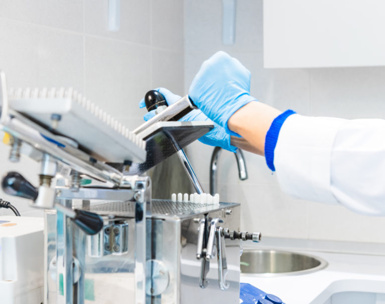 Makers of Antacid Zantac Brace for Lawsuits Suzy Cohen, RPh offers