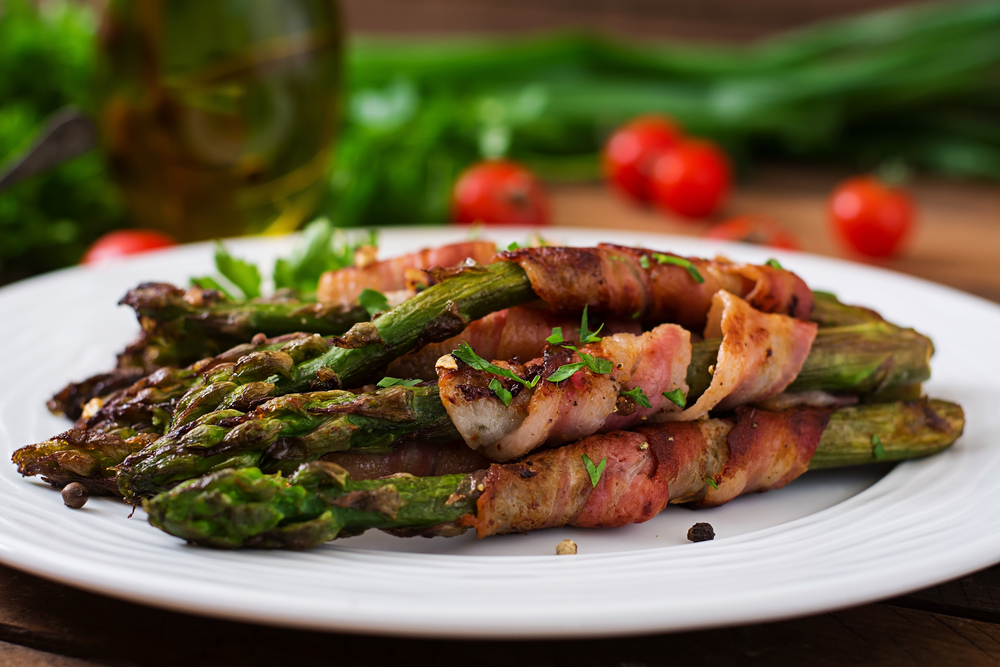 Read more about the article Roasted Bacon Asparagus – Keto Friendly