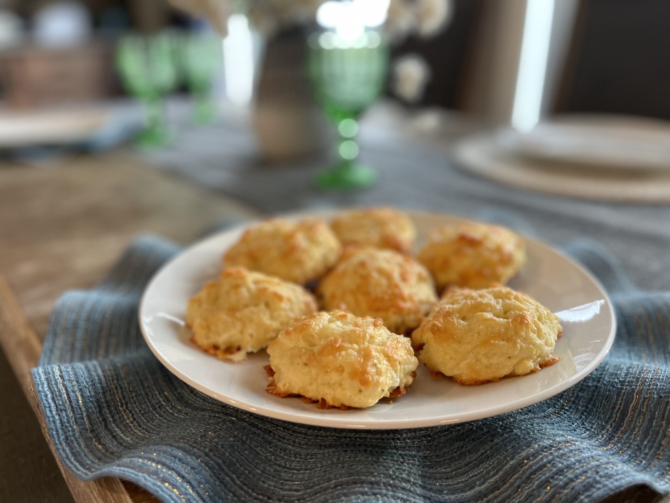 Read more about the article Keto Asiago Biscuits