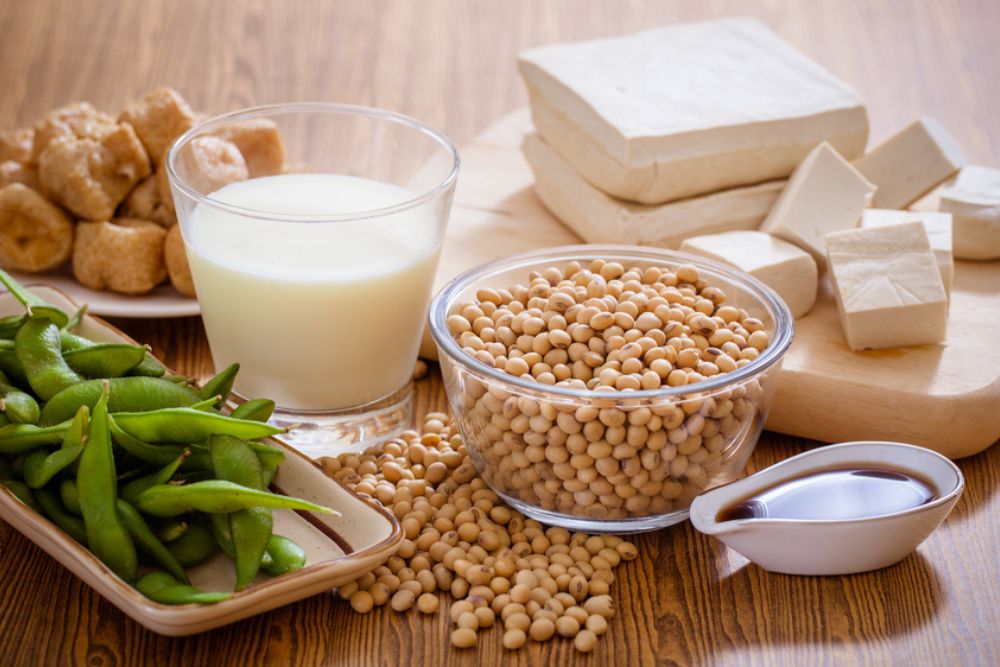 Read more about the article Soy Foods and Thyroid Disease: 7 Ways to Navigate the Impact