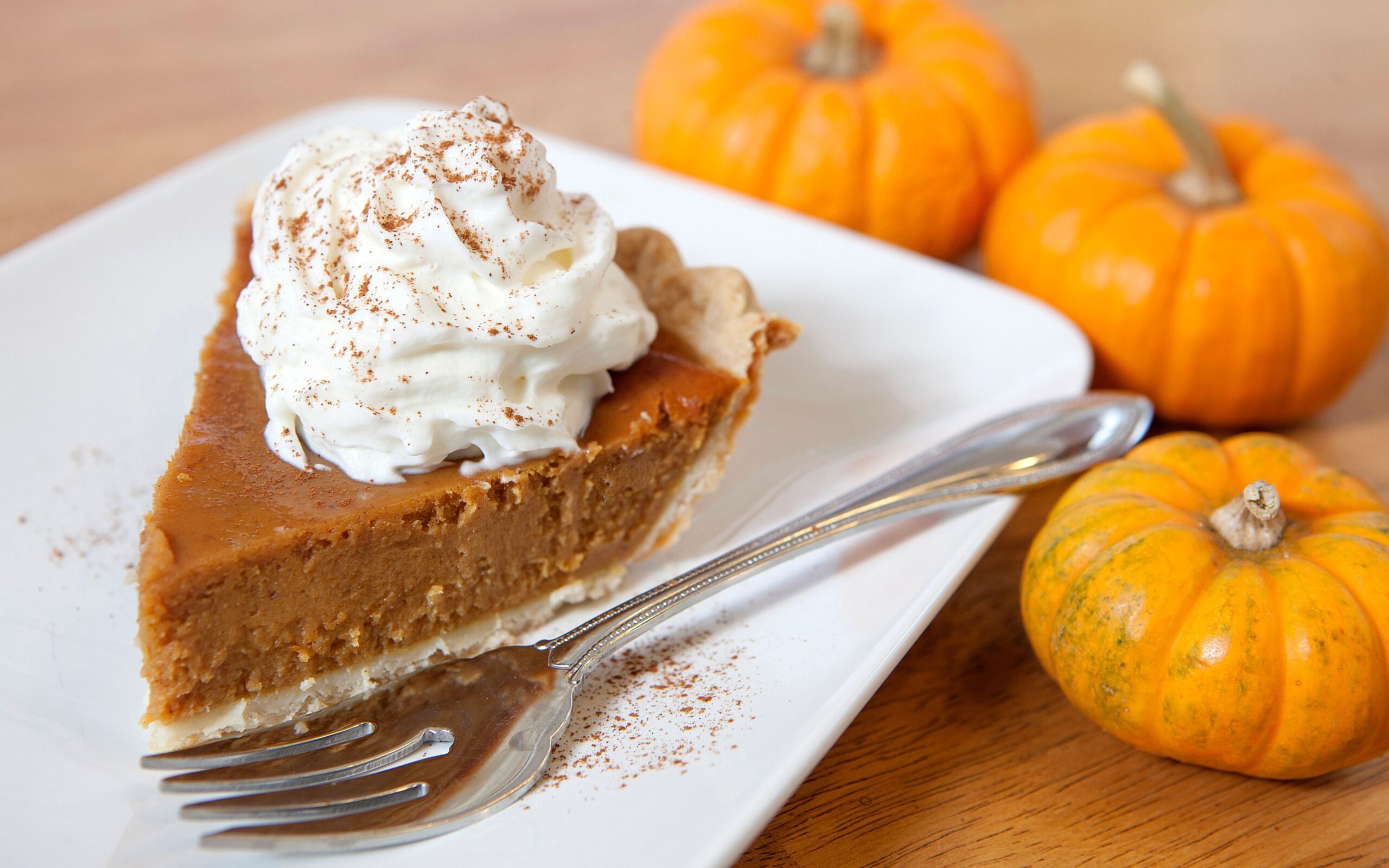 Read more about the article Bourbon Pumpkin Pie – No Cloves!