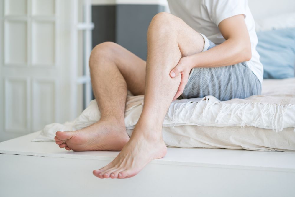 Read more about the article When Leg Cramps Are Something More: 4 Signs They Could Be Related to Cancer